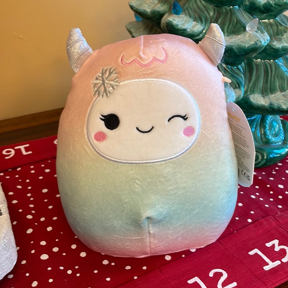 Tara the Yeti 7.5 inch Squishmallow